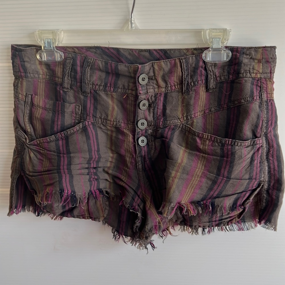 Free People size 6 distressed mini shorts